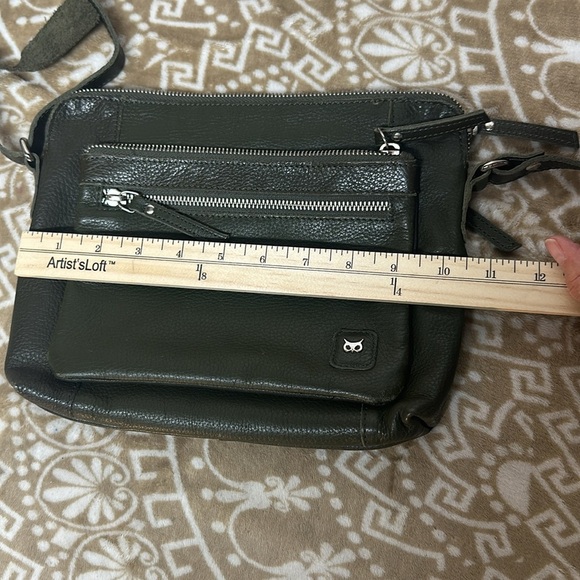 Wise Owl Accessories Small Soft Pebbled Real Leather Crossbody Bag - Picture 4 of 8